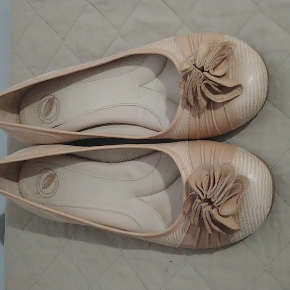 Nurture | Very Comfy flats - Picture 2 of 8